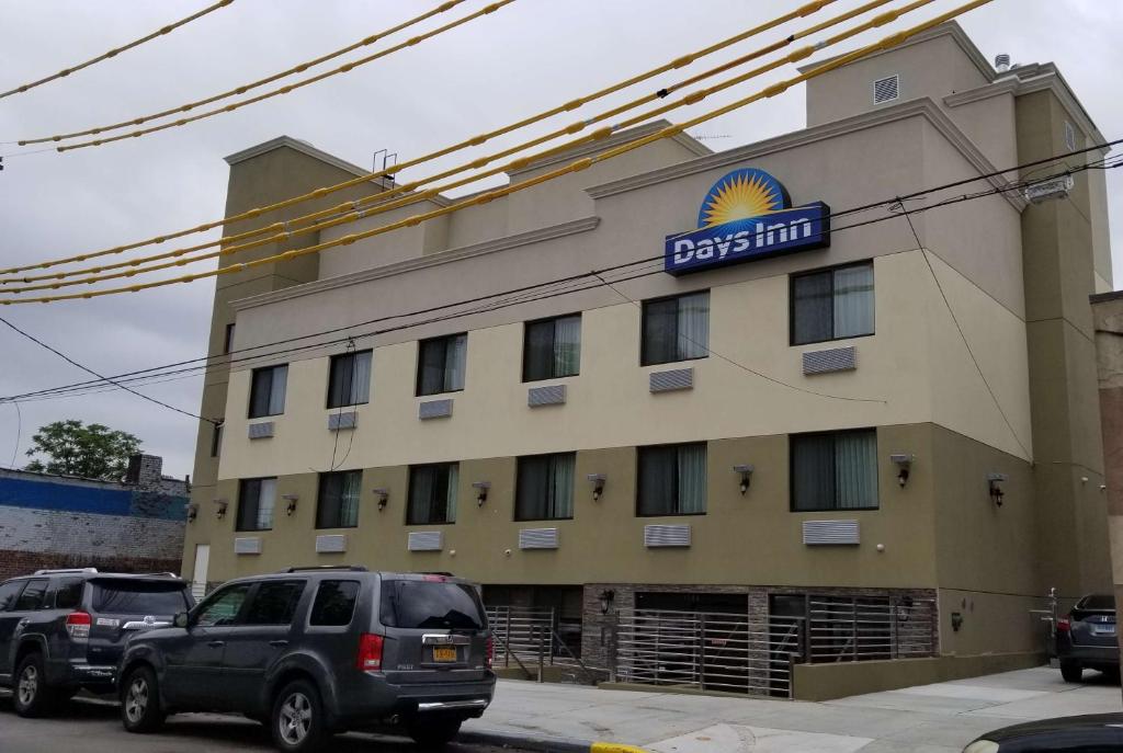 Days Inn by Wyndham Brooklyn Marine Park Main image 1